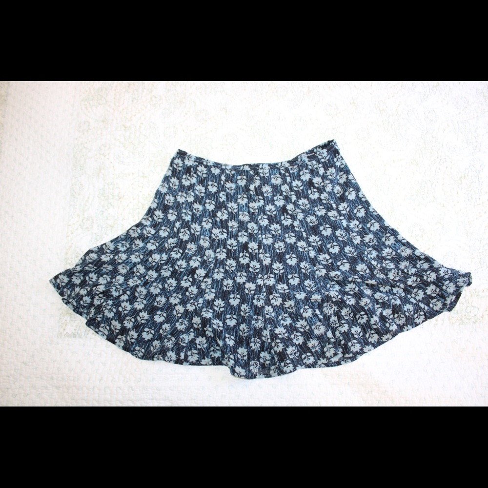 Michael Kors Blue Flower Skirt, size 6